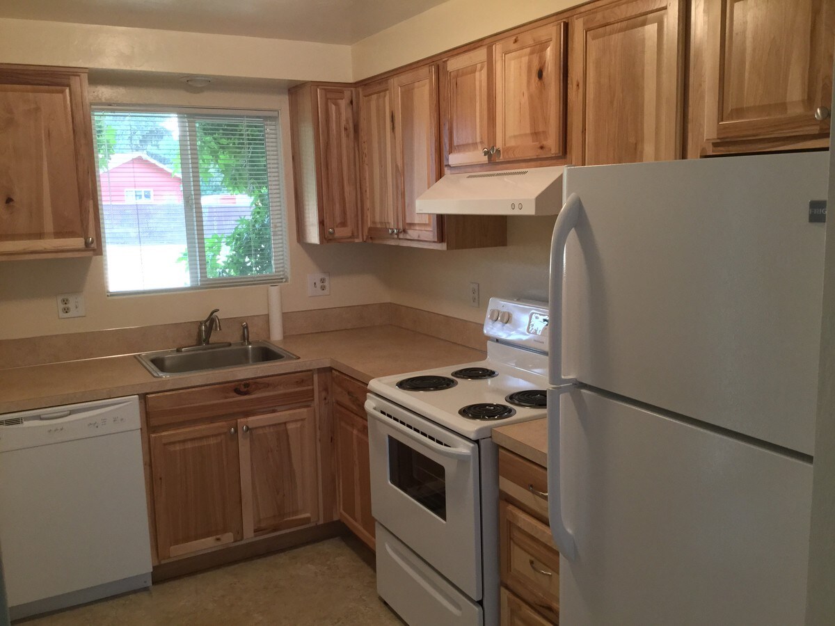 Lone Oak Apartments - Lone Oak Apartments