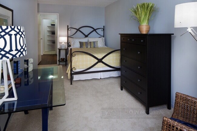 300 E Ohio St Unit 300