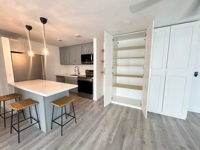 Building Photo - 607 S Prospect Ave Unit #202