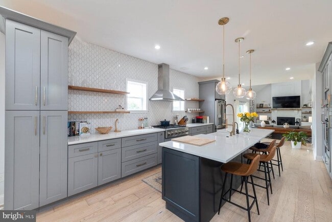 Photo - 7017 Helmsdale Ct