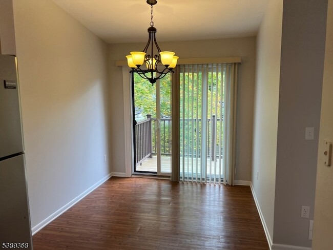 Photo - 606 Spruce Hills Dr