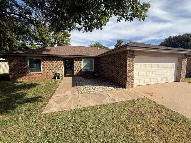 Building Photo - Luxury 3/2/2 in Cooper school district!