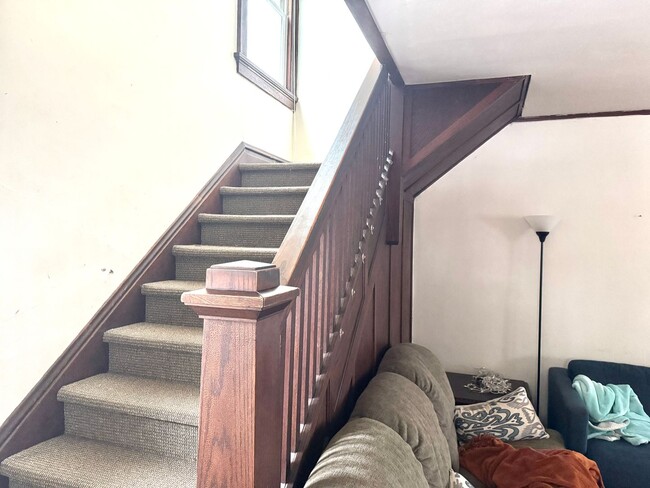 Photo - 6BR/2.5BA Prime Location Next to Camp Randall