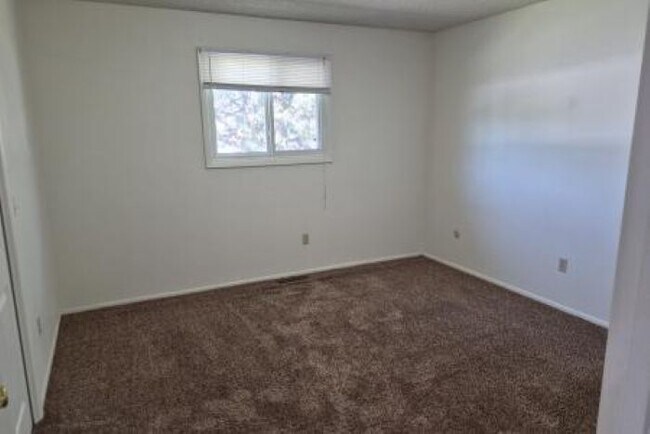 Photo - 1229 Hawthorne Ln Unit 1229