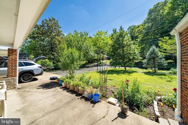 Photo - 18 Lakeside Dr