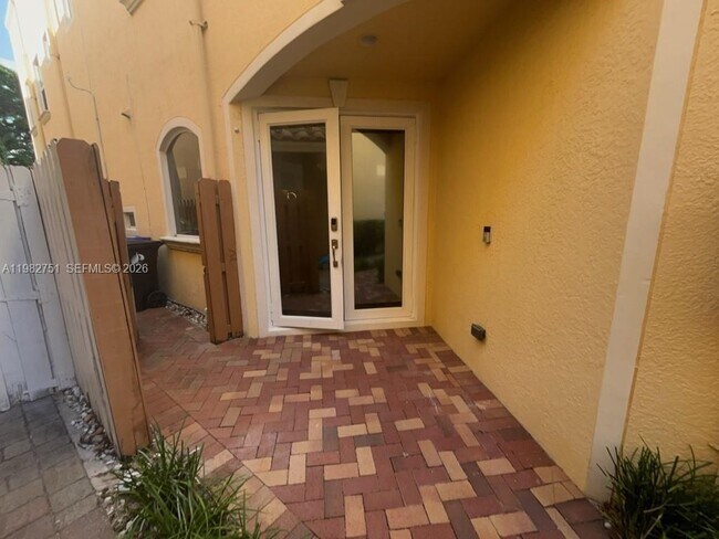 Photo - 409 SW 5th St