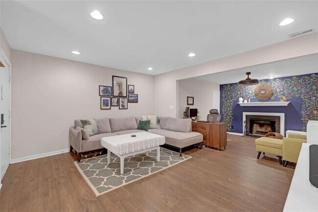 Photo - 118 Lablanc Way NW