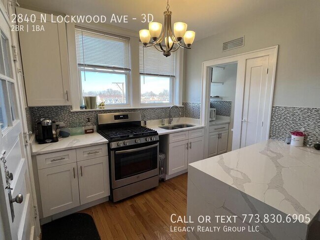 Photo - 2840 N Lockwood Ave Unidad 3D
