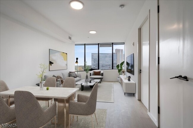 Building Photo - 258 S Harrison St Unit 2