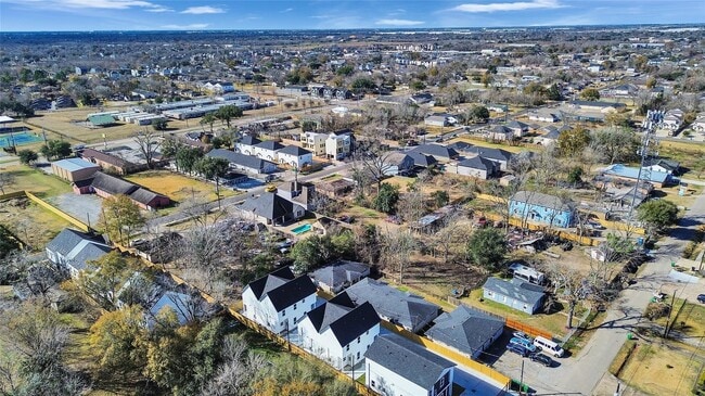 Photo - 5126 Clover St