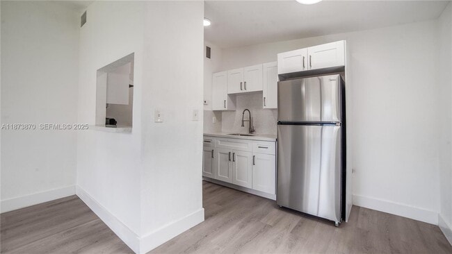 Photo - 720 NW 4th Ave Unidad 4