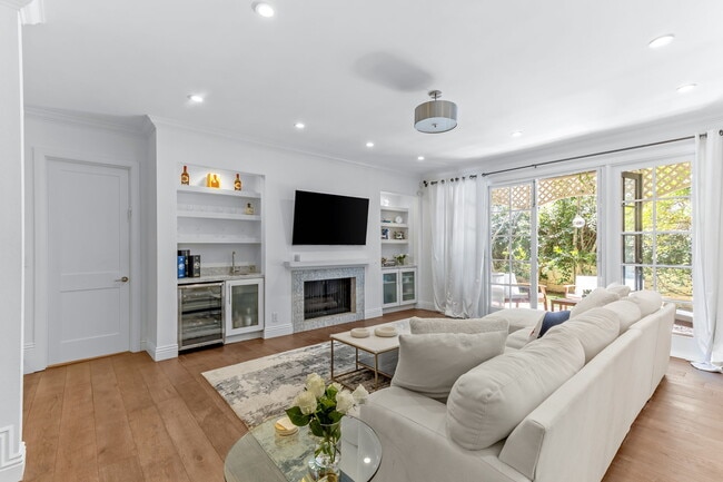 Photo - 133 S Oakhurst Dr Condo
