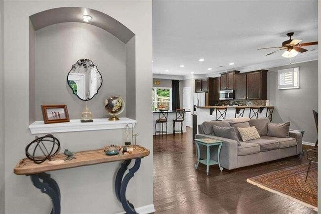 Photo - 307 Lakeside Ln