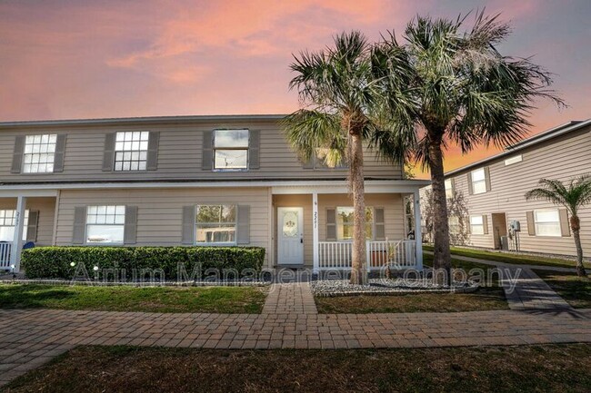 Photo - 2201 Harrison St Townhome
