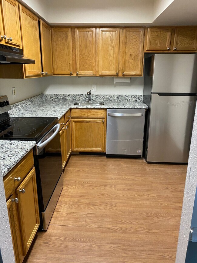 2900 Monterey Ct