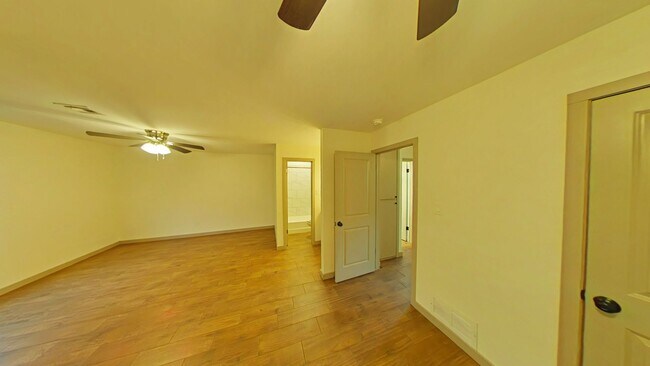 Photo - 5222 NW Ashby Ave