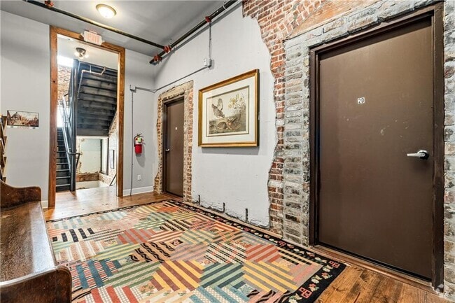 Building Photo - 558 St Francis St Unit 2D Rental