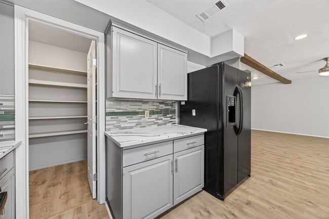 Photo - 9611 Highmeadow Dr