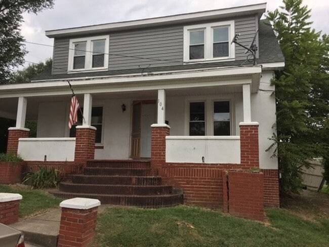 104 Madison St