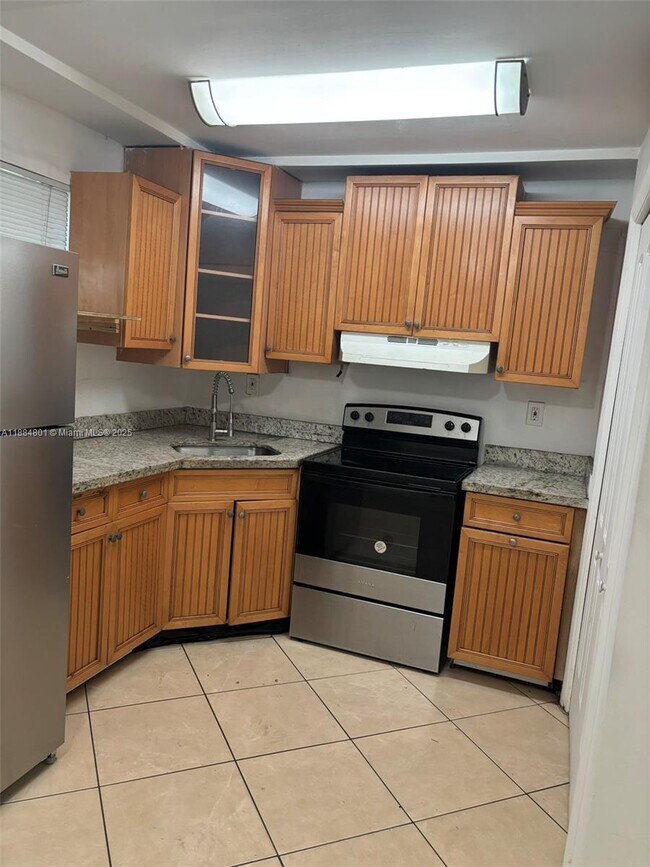 Photo - 2415 Lincoln St Unit 106