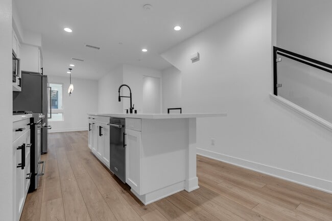 Photo - 2907 W Exposition Pl