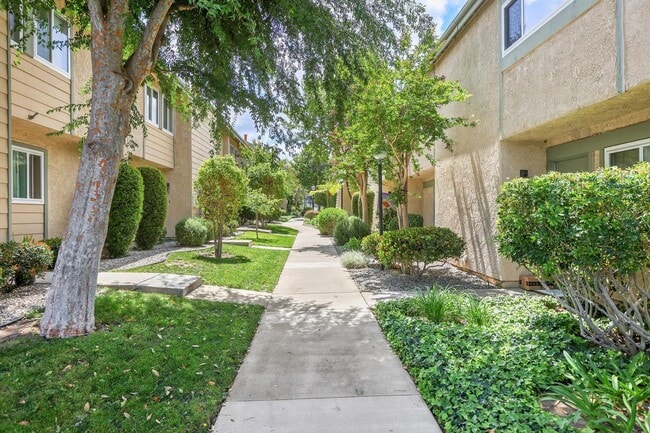 Photo - 8314 Grenoble St Townhome