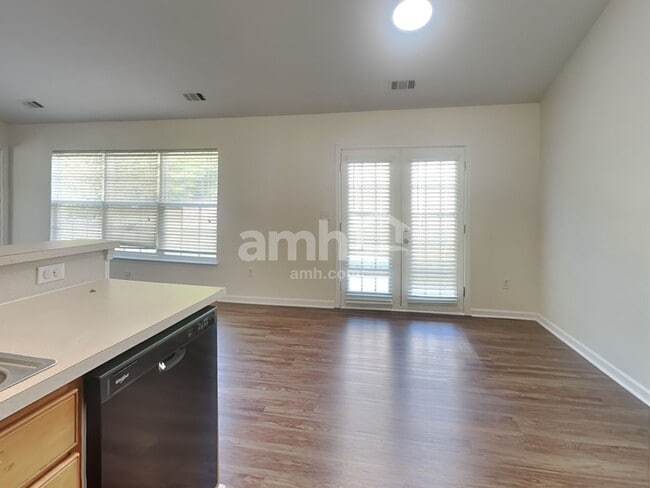 Photo - 32 Riverbed Dr