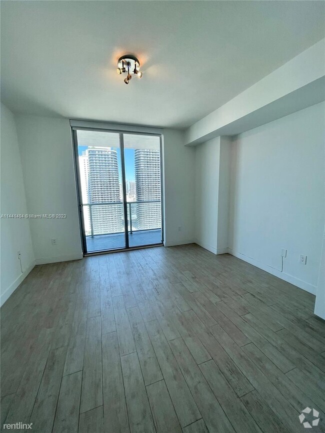 Building Photo - 2 br, 2 bath Condo - 1111 SW 1st Ave Apt 3... Unit Apt 3522N