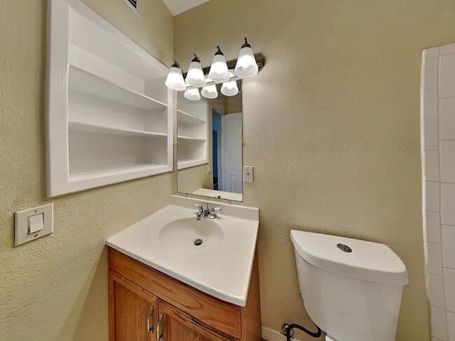 Photo - 15147 Harding Ave