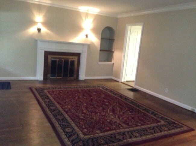 Photo - 5690 N College Ave