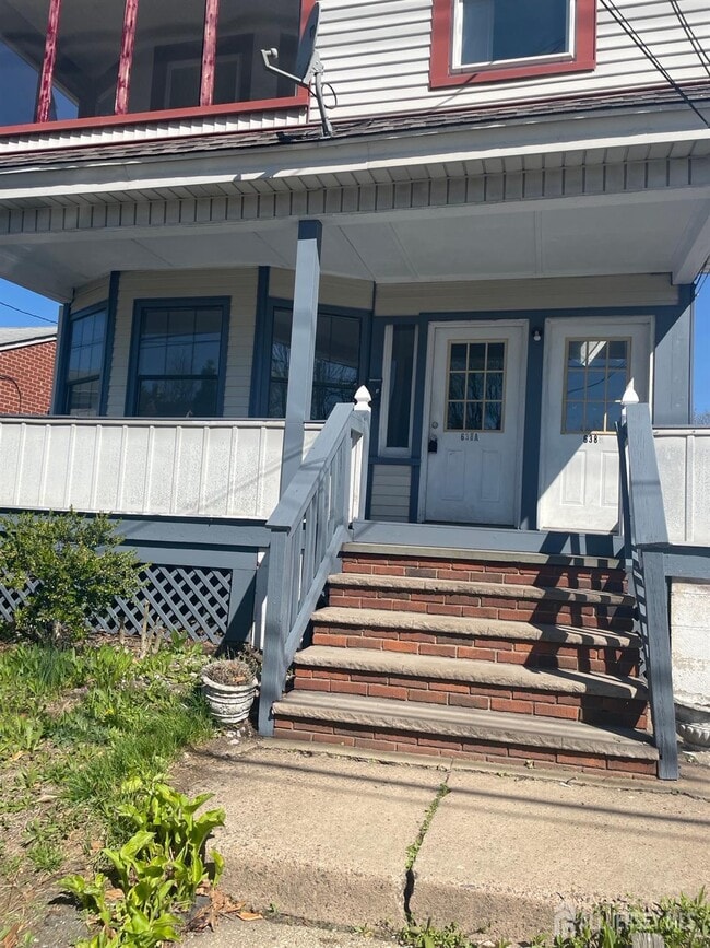 Building Photo - 638 Bound Brook Rd Unit A