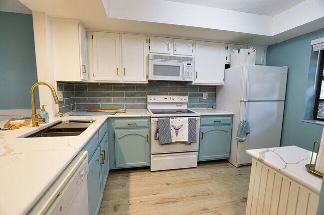 Photo - Seasonal Short-term 2-Bedroom 2-Bathroonm Condo located at Mission Lakes!