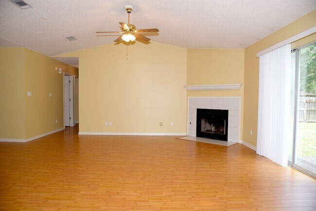 Photo - Central 3 Bedroom in Niceville!
