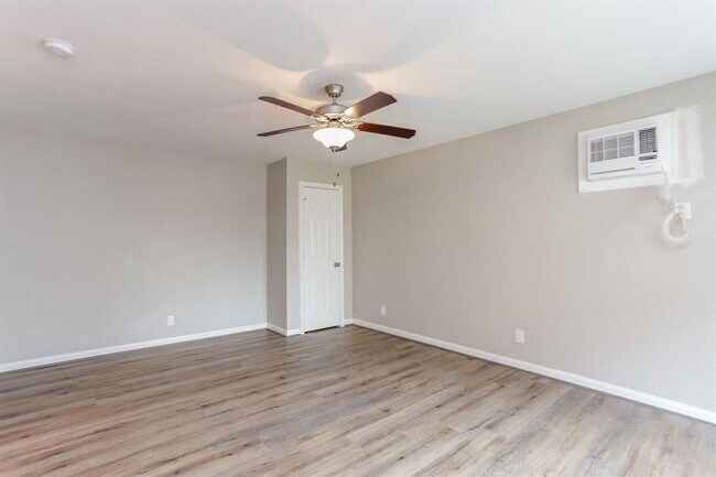 Photo - 808 W Main St Unit 2