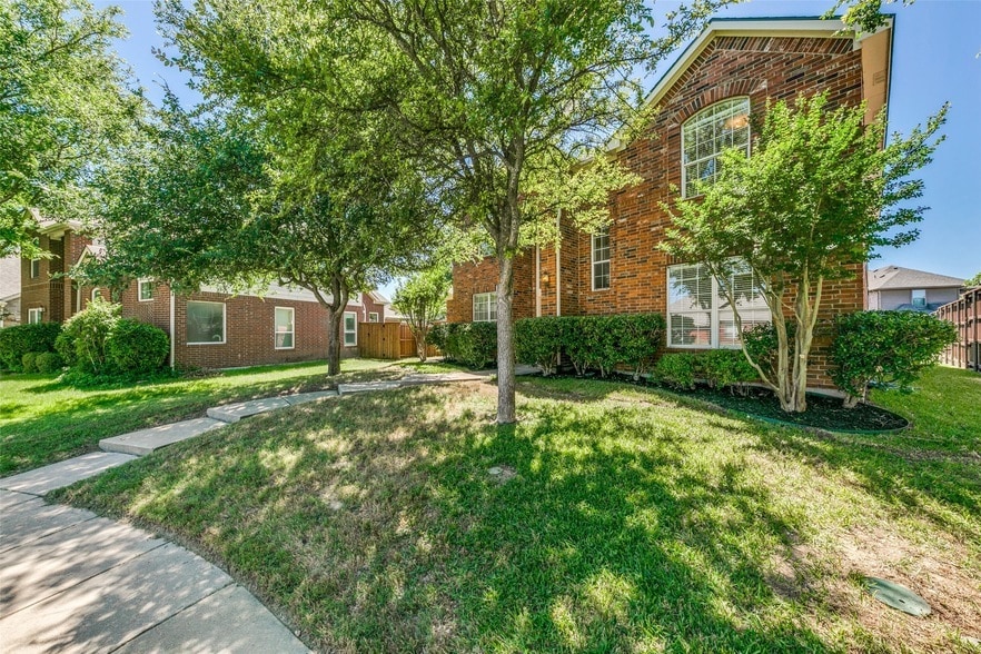 Photo - 9121 Portage Ln