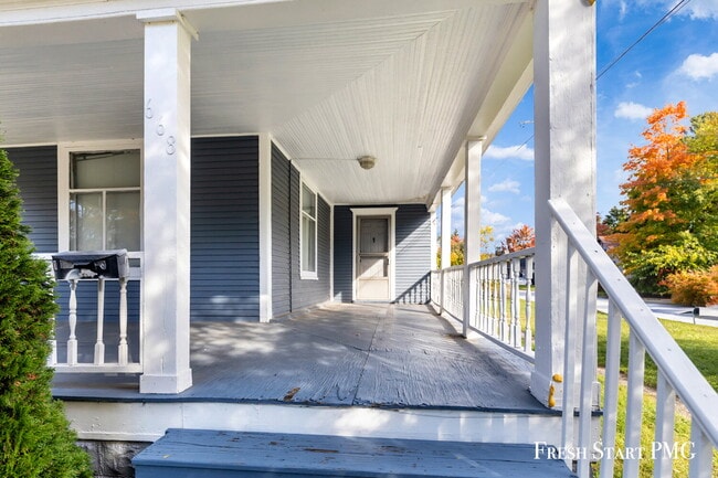 Photo - Spacious Upstairs Unit with 3 Flexible Roo...