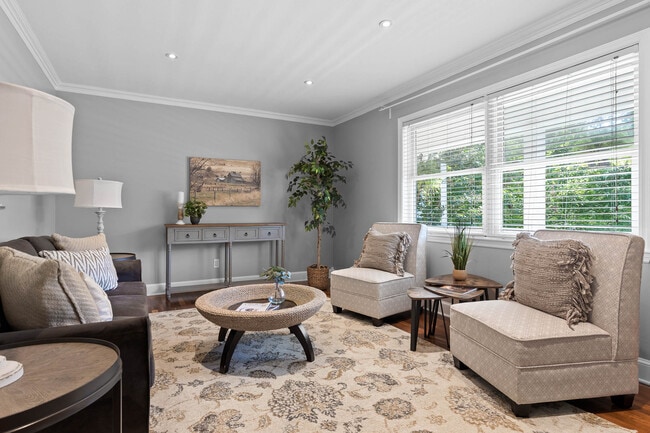 Photo - 2483 Shenandoah Dr