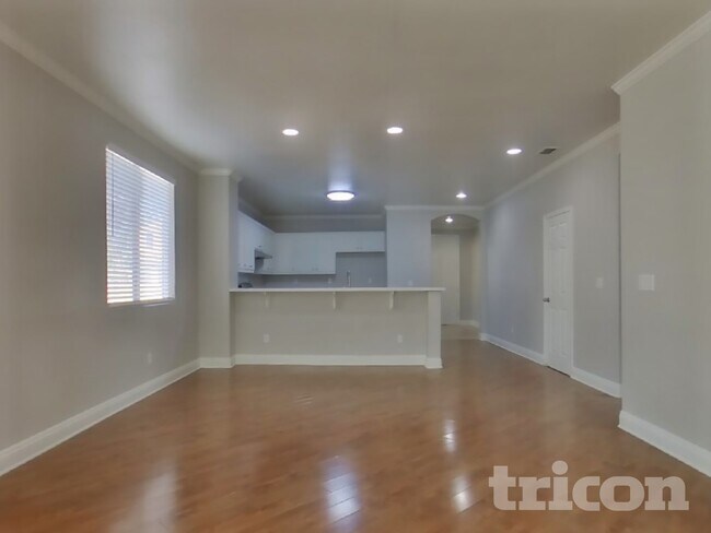 Photo - 7820 Golden Ring Way