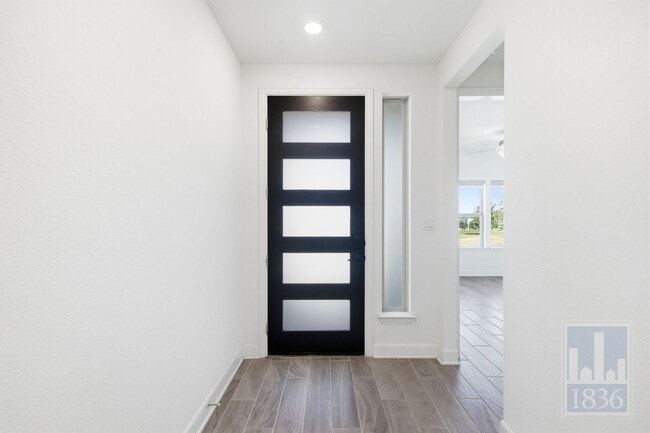 Photo - 19312 Fernando Trl