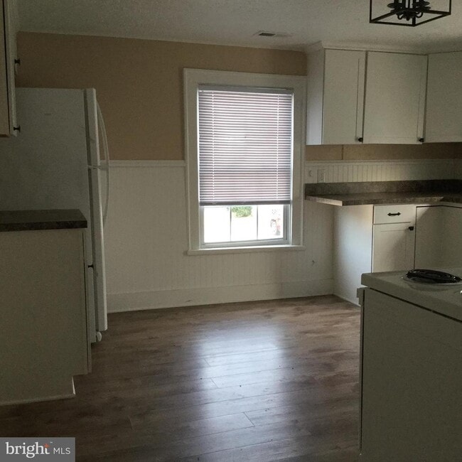 Building Photo - 206 W King St Unit 2