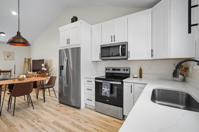 Photo - 71 Lafavre Ln