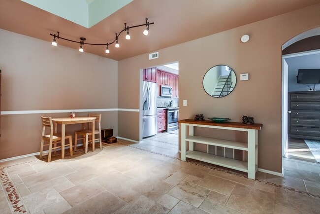 Photo - 2637 Regent Rd