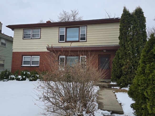 Photo - 5973-75 n 83rd st