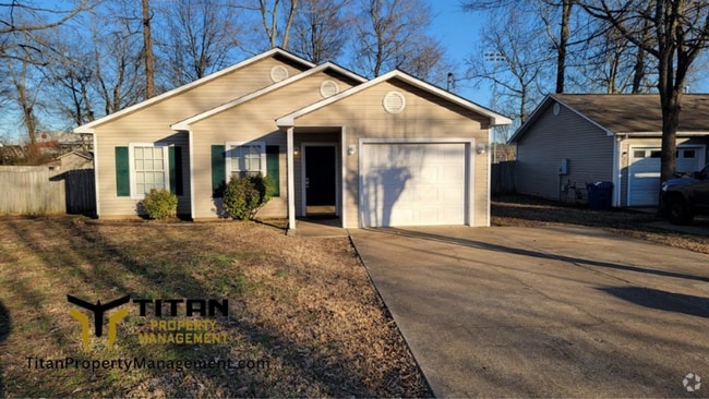 Building Photo - 3 bed/ 2 bath home by Benton River Center