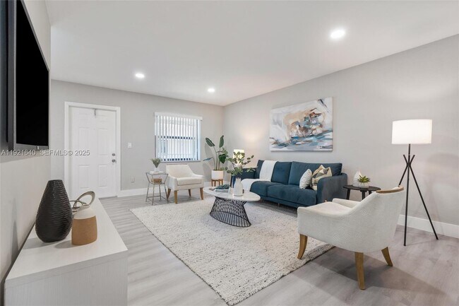 Photo - 1400 NE 5th Terrace Unit 4