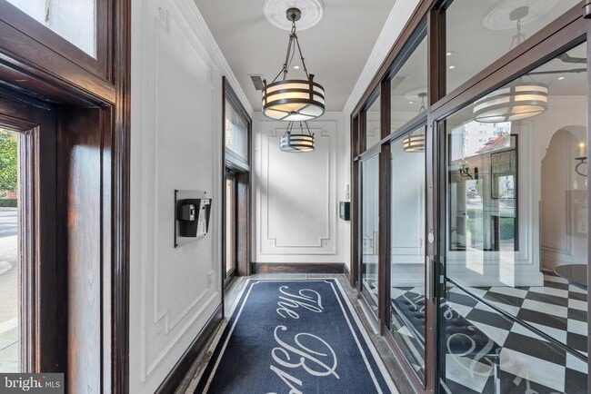 Building Photo - 2001 16th St NW Unit 404