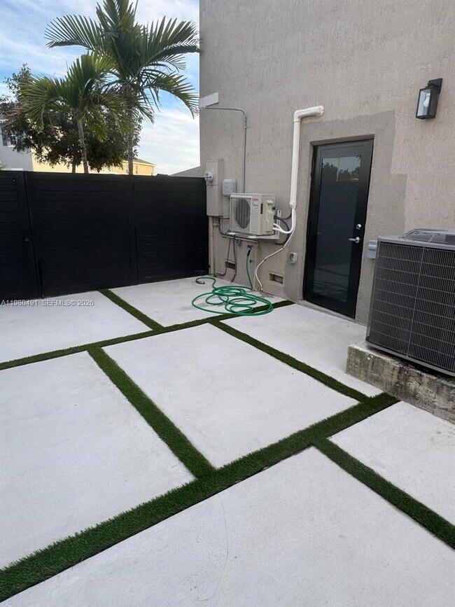 Building Photo - 27132 SW 132 Ct Rd Unit 0