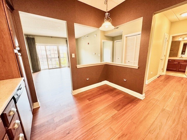 Photo - 100 S Emerson St Unidad 204