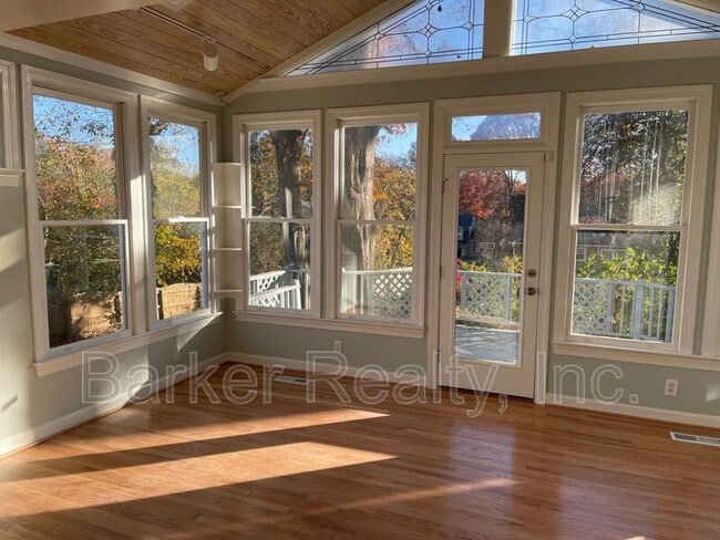 Photo - 1008 Deerfield Rd