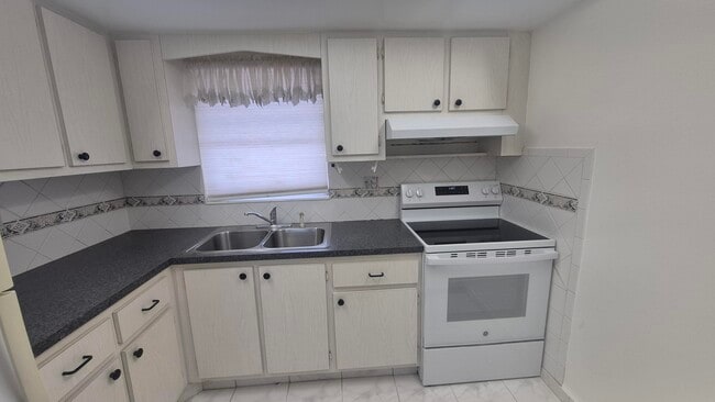 Photo - 2805 Crosley Dr E Unit Apt E